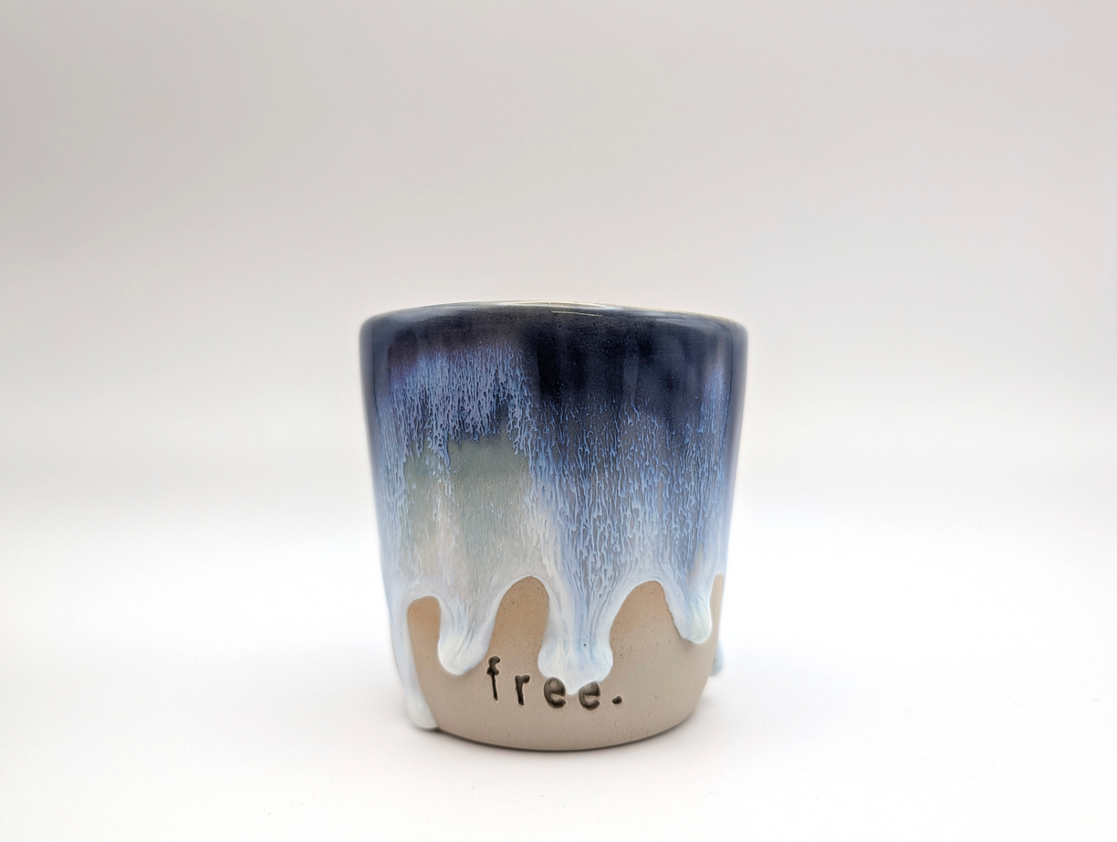 Tasse WordMOMENT "free.", blau