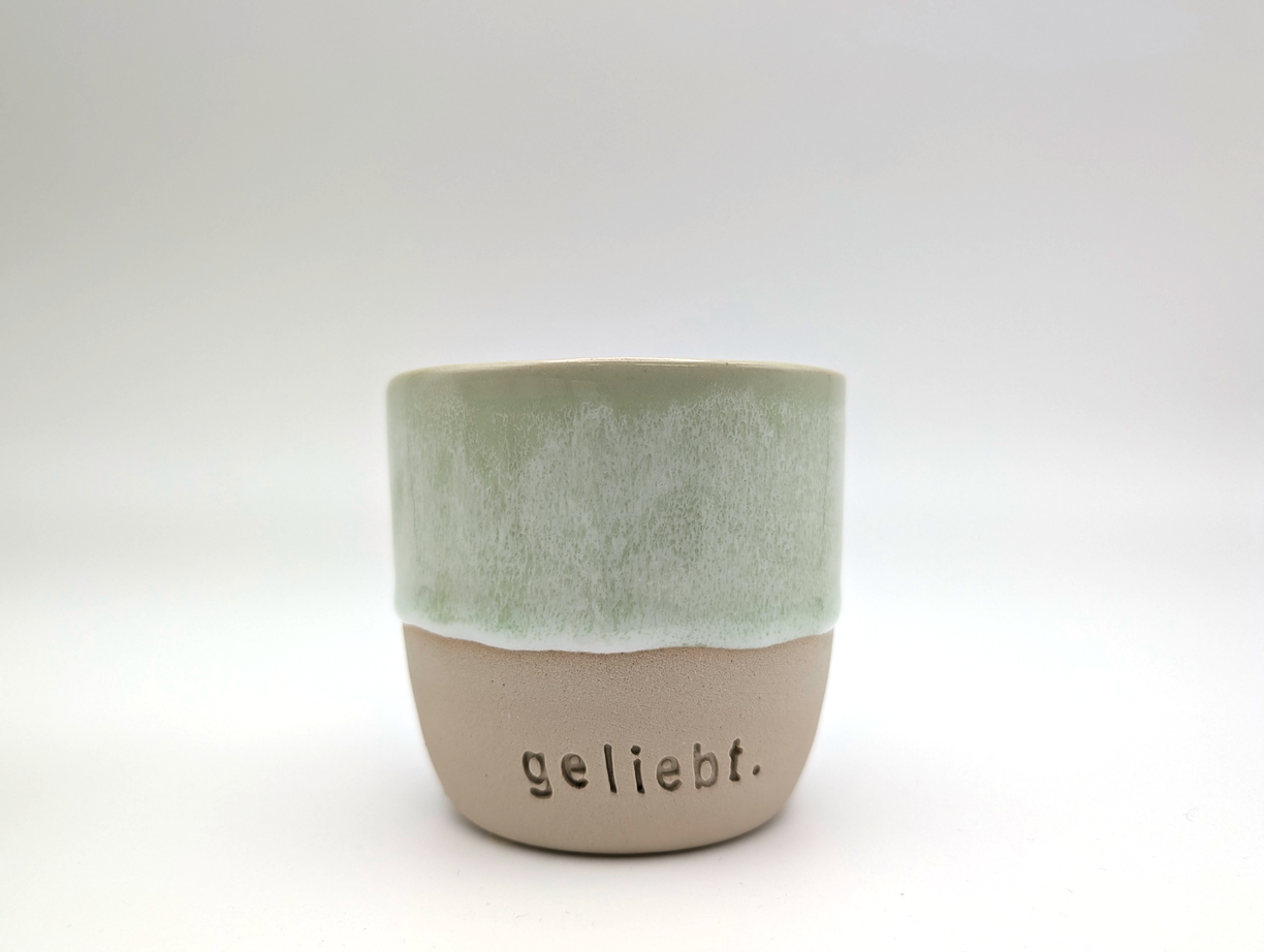 Tasse WortMOMENT "geliebt.", grün
